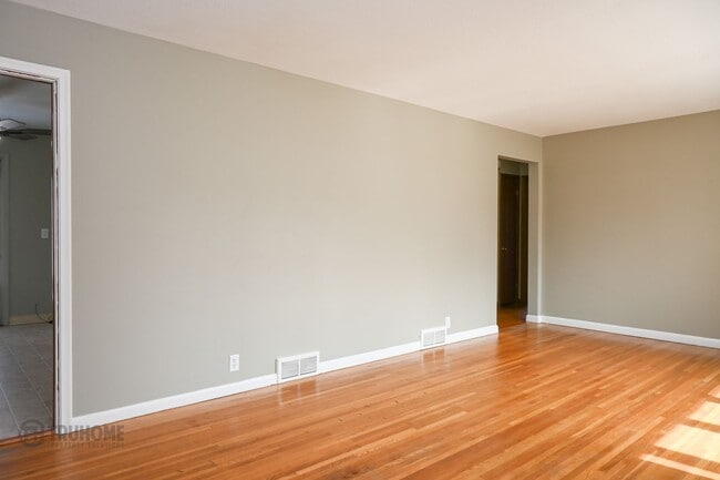 Photo - 4 Bed 2 Bath in Prime Location: Your Perfect Home Close to UND!