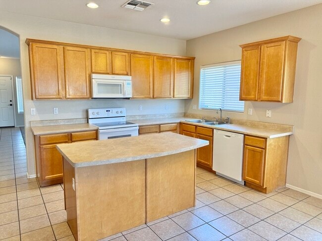 Photo - Fantastic 4-Bedroom, 2-Bathroom home For Rent in Avondale!