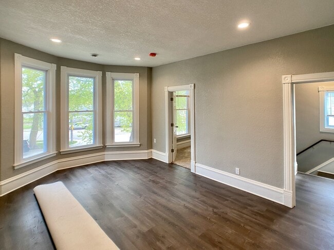 Building Photo - 258 S Pearl St