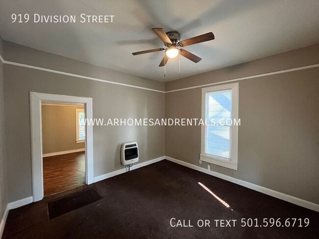 Photo - 919 Division St