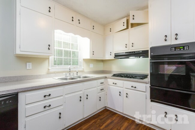 Photo - 1374 Live Oak Ln