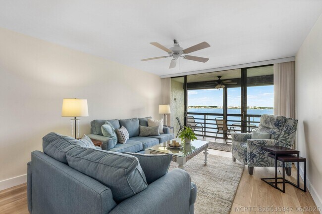 1950 SW Palm City Rd Unit 14203