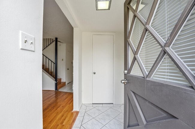 Photo - 12447 Sharpview Dr Unit 2447