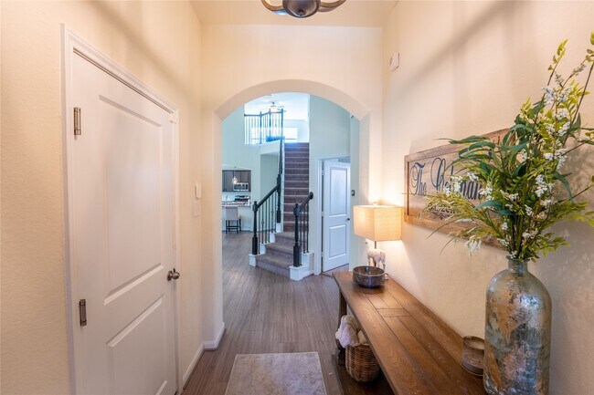 Photo - 193 Climbing Oaks Pl