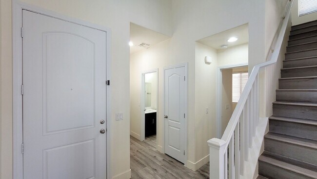 Photo - 8518 Genesee Ct