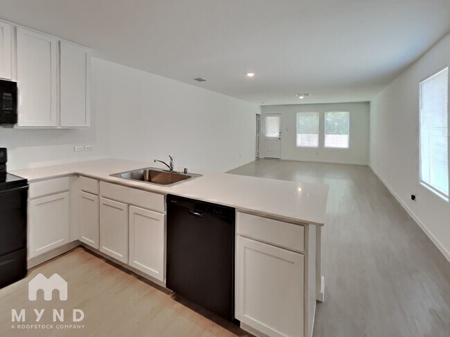 Photo - 242 Willow Wy