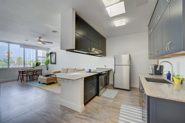 Building Photo - 3038 N Federal Hwy Unit iA