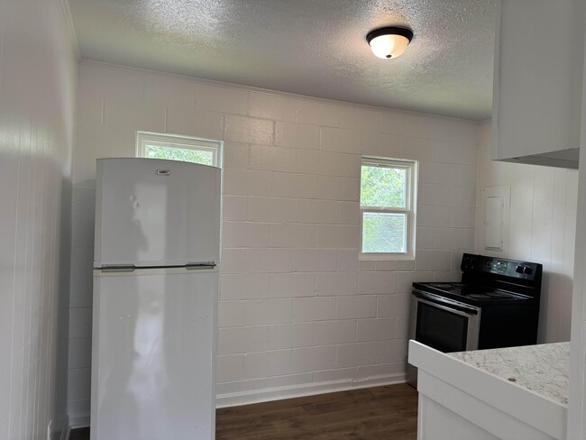 Photo - 532 Hampton Ave NW