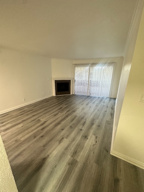 Building Photo - 15009 Moorpark St Rental