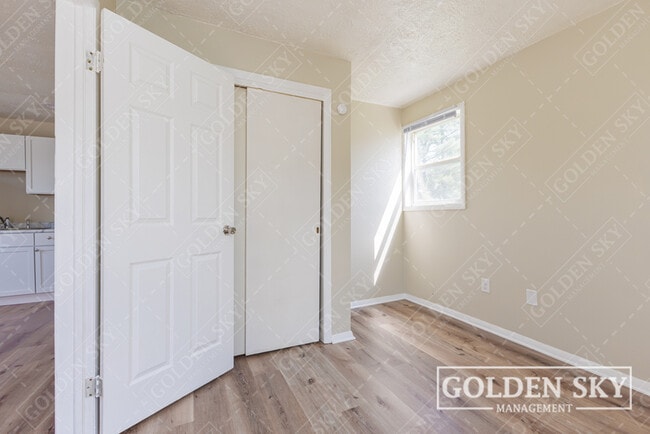 Photo - 119 E 1st St