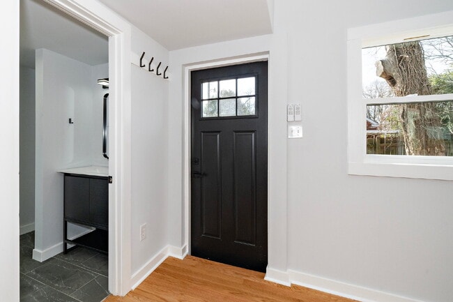 Photo - 210 Lincoln Ct