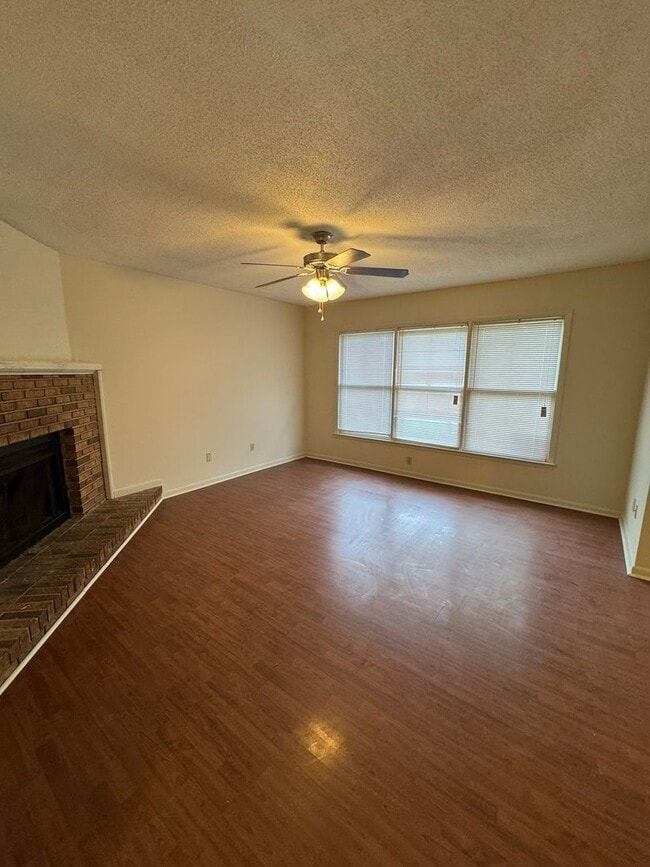 Photo - 201 Westbrooke Court #5 (Westbrooke Townhomes)