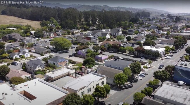 Photo - 631 Mill St