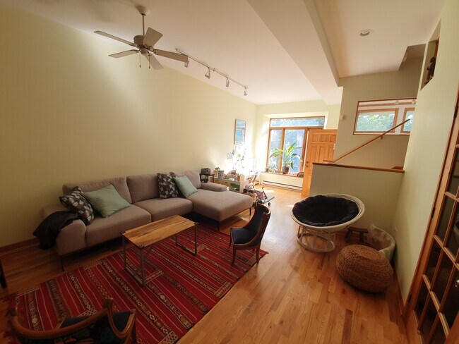 Building Photo - 4087 Av Laval Unit 4087 Av LAval