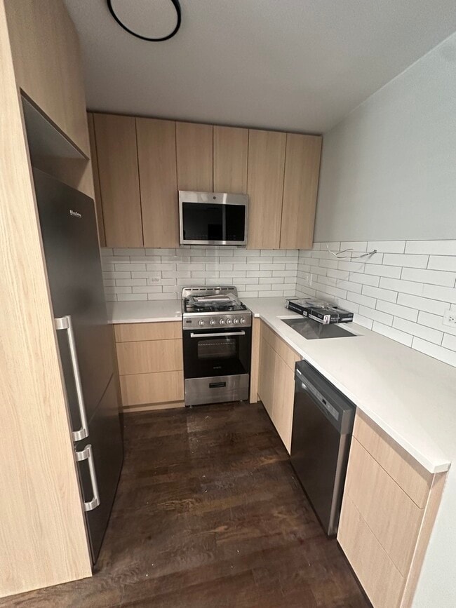 Photo - 541 W Oakdale Ave