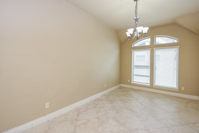 Building Photo - 10310 Rouken Glen Ct. Rental