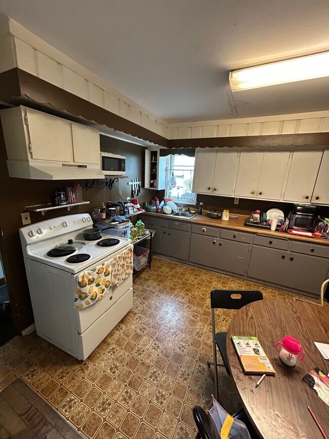 Photo - 3525 Hennepin Ave S Unit Upper