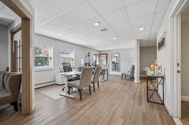 Photo - Bromley House