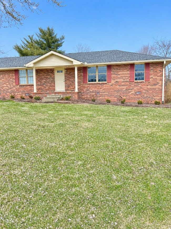 Building Photo - 1611 Hartsville Pike Unit 1