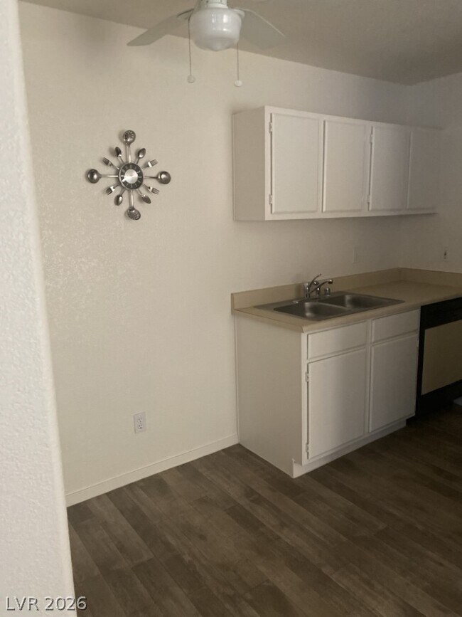 Photo - 5271 S Lindell Rd Unit 201