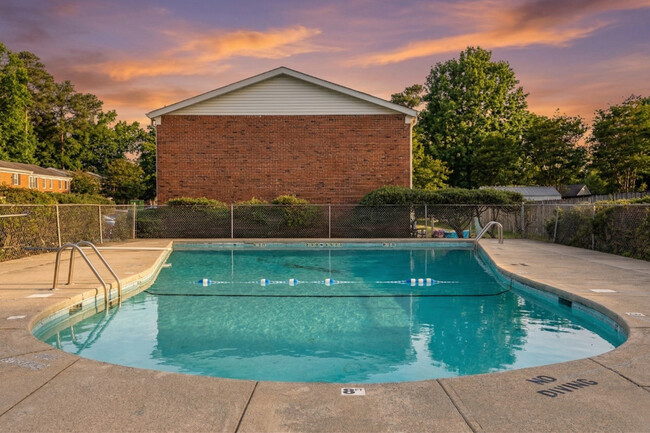 Photo - Azalea Gardens Apartments