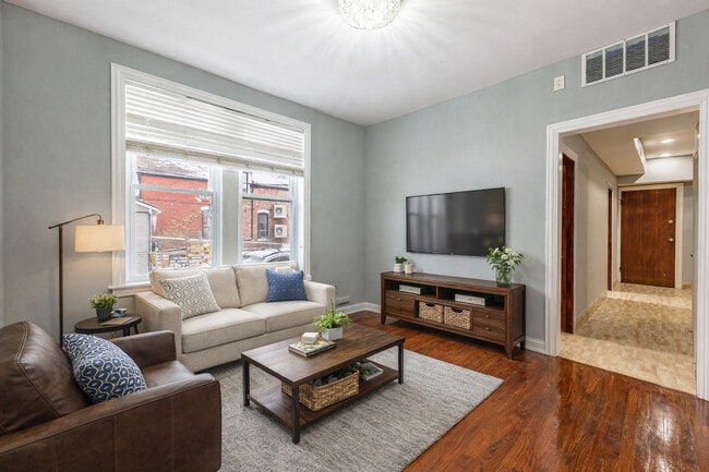 Building Photo - 2242 N Western Ave