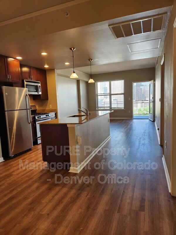 Photo - 1975 N Grant St Unidad 708