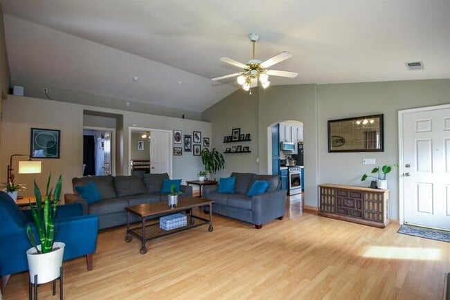 Photo - Spacious 3 Bedroom in Citrus Heights