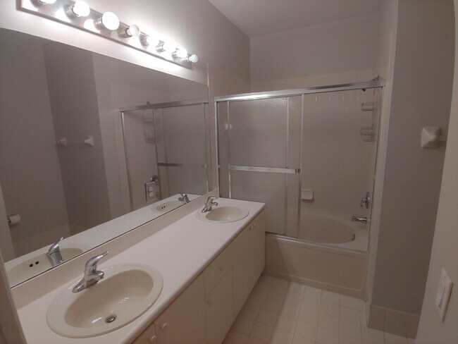 Photo - 2108 Shoma Dr