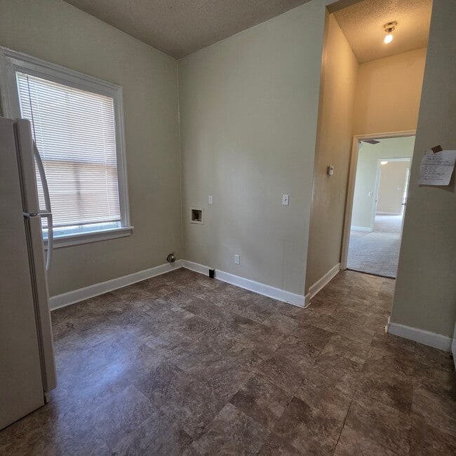 Photo - 1529 Craig St