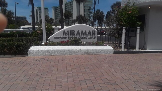 Building Photo - 9950 S Ocean Dr Unit 4