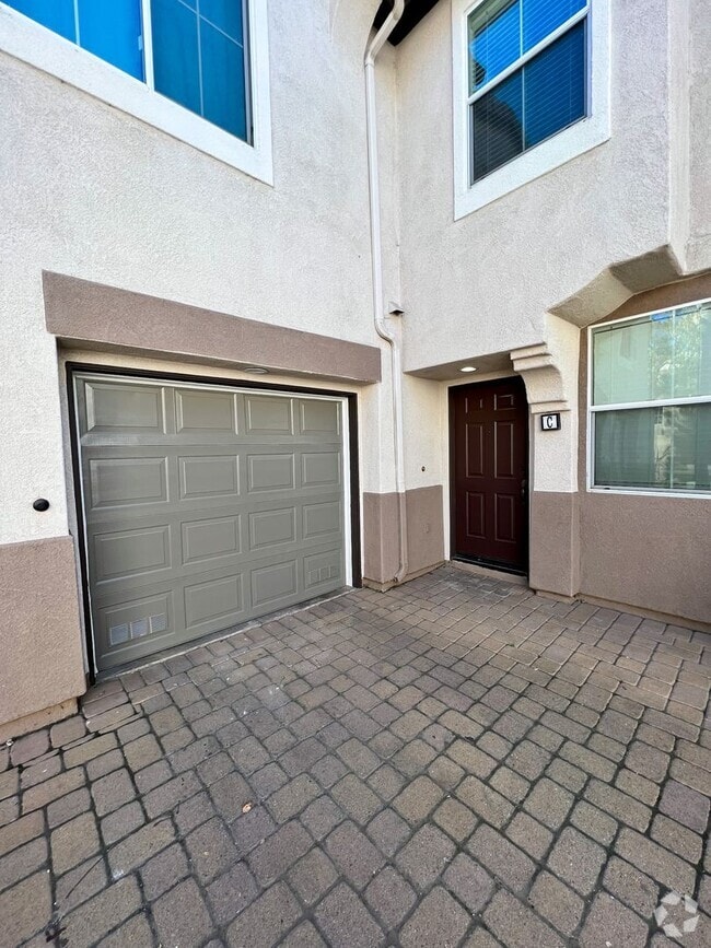 Building Photo - Montego Bay 2 bedroom Condo with AMAZING v...