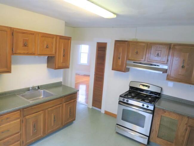 Building Photo - 96 Conwell Ave Unit 1 Rental