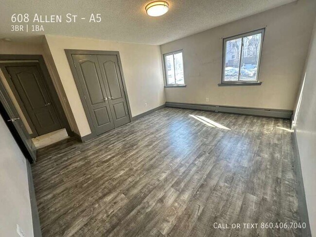 Photo - 608 Allen St Unit A5