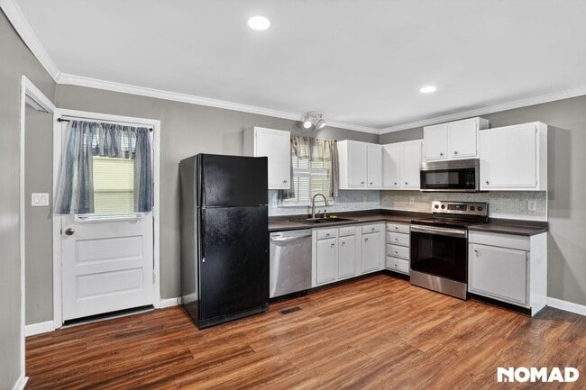 Photo - 1230 Trent Blvd