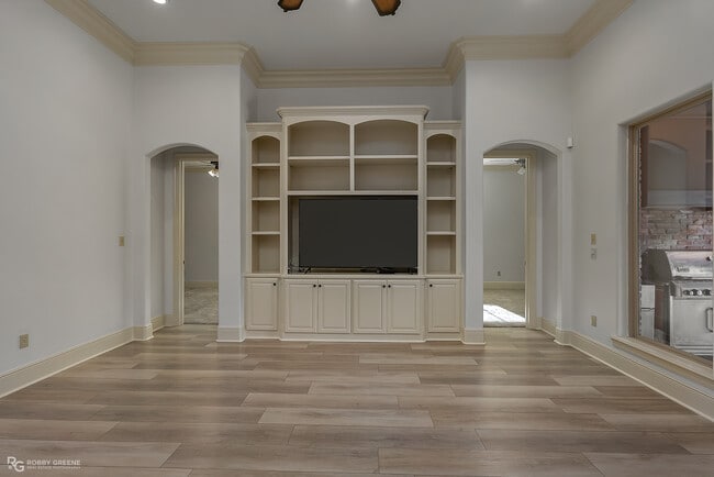 Photo - 322 Paris Pl