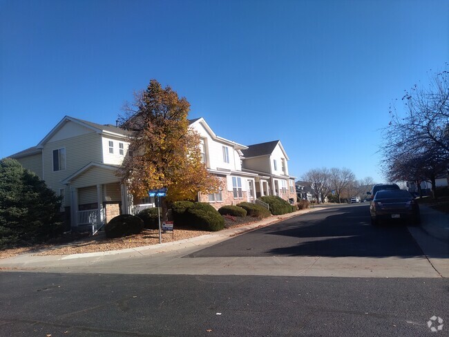 Building Photo - 220 Blue Bonnet Dr Rental