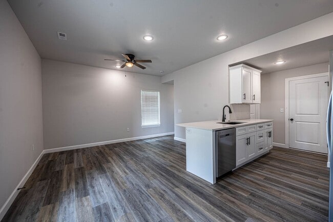 Photo - The Residences at Bryson Lake-92 Unit B