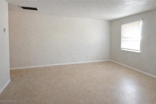 Photo - 5402 Hardee St