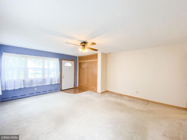 Photo - 20 1st St NE