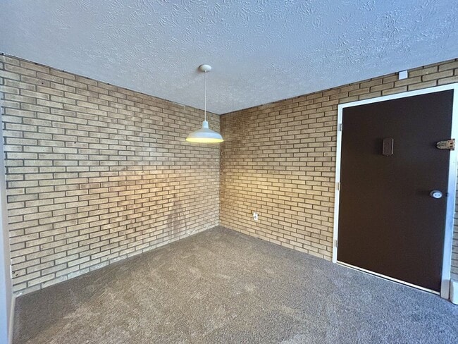 Photo - 1553 Glen Parker