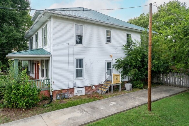 Photo - 418 Piedmont St