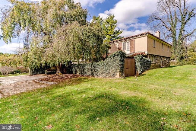 Building Photo - 1000 Mt Pleasant Rd Rental