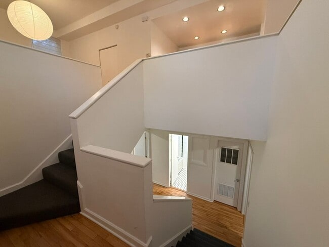 826 W.18th Street