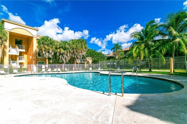 Photo - 6900 SW 39th St Unit 311K