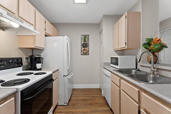 7411 Vista Way Unit 106