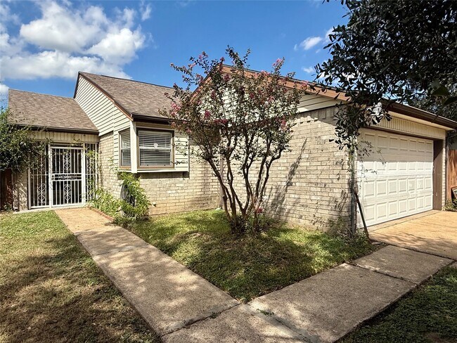 Building Photo - 13222 Pebblewalk Cir N Rental