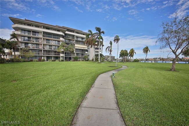 Photo - 651 Seaview Ct Condominio Unidad B207