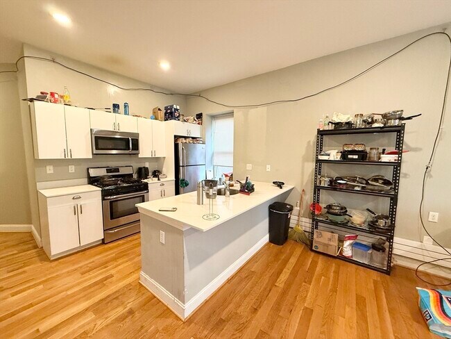 Photo - 301-305-305 Dudley St Unit 3