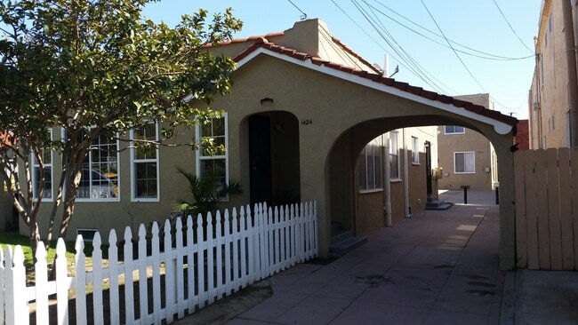 Front House - 1422 Orizaba Avenue #A LB 90804 - 1422 Orizaba Ave Apartments Unit A